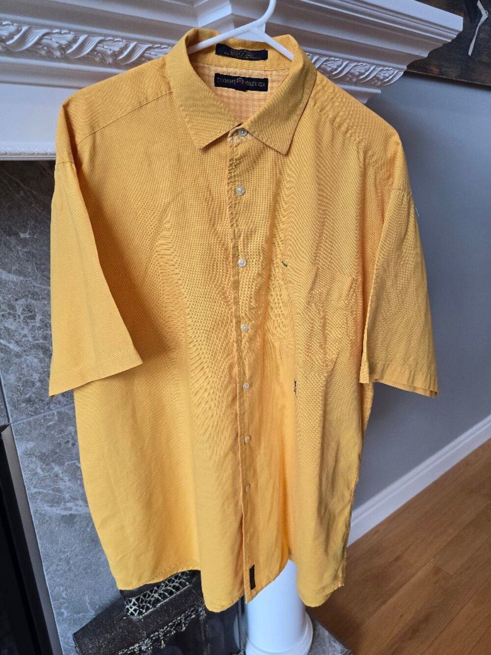 Vintage Tommy Hilfiger mens short sleeve button-up size large
